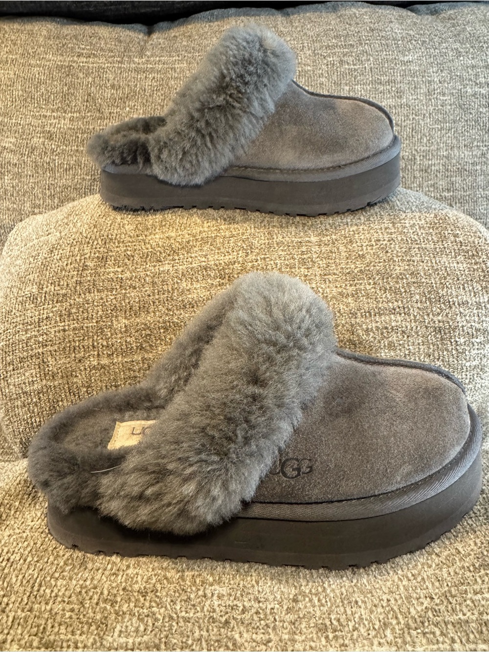 UGG Women's Disquette Slippers in the Charcoal Size 6